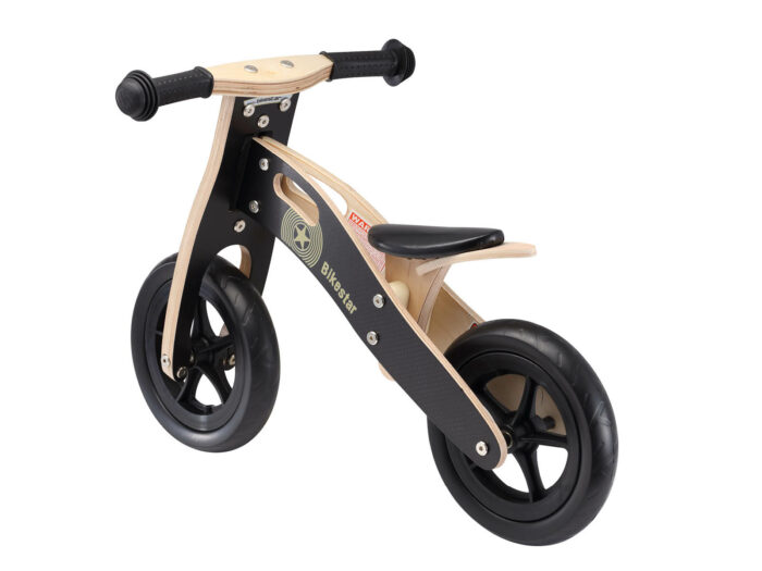 RU 10 WD BLAC schuin achter