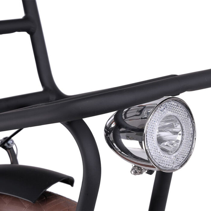 Roosendaal3 heren front light M