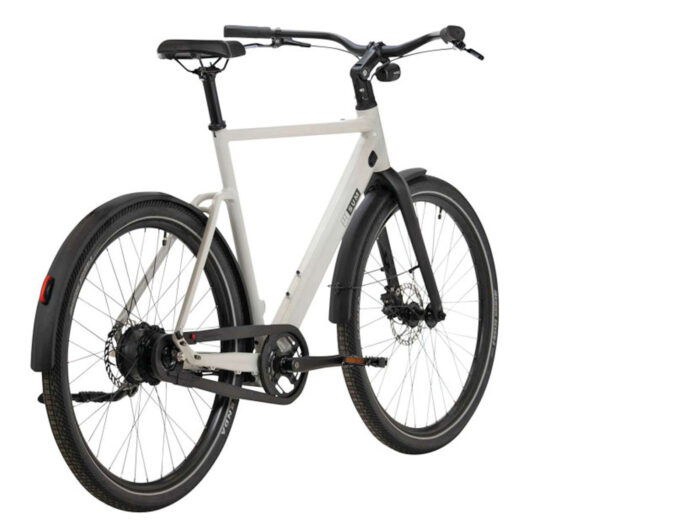 8015236310955 Stealth L schuin achter zilver