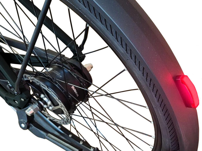 8015236313338 Stealth L motor zwart