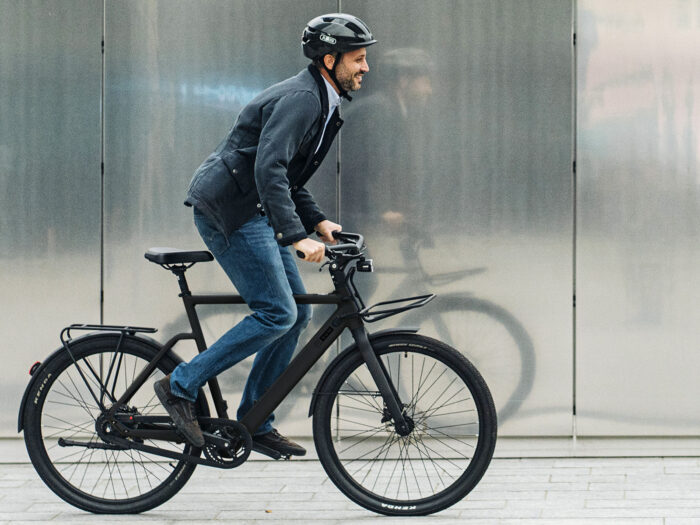 8015236313338 Stealth L sfeer zwart