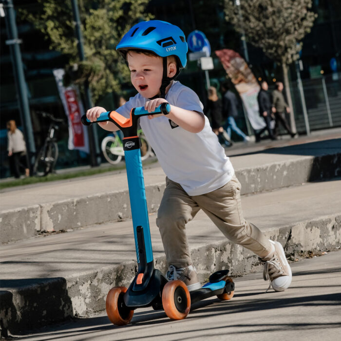 blue kidz helm 2de sfeerfoto